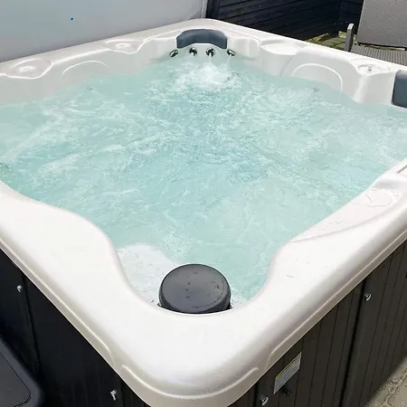 Luxury Retreat With Pool - By Traum