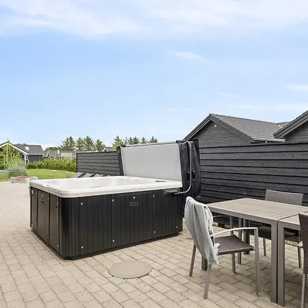 Vakantiehuis Luxury Retreat With Pool - By Traum *