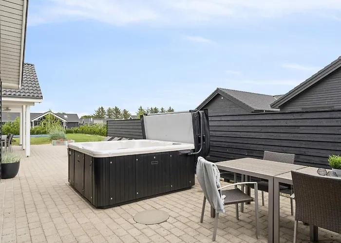 Vakantiehuis Luxury Retreat With Pool - By Traum *